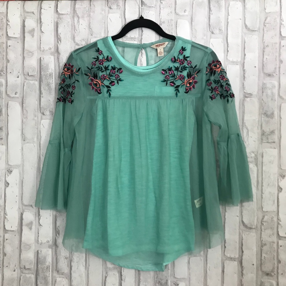 Arizona Embroidered Top